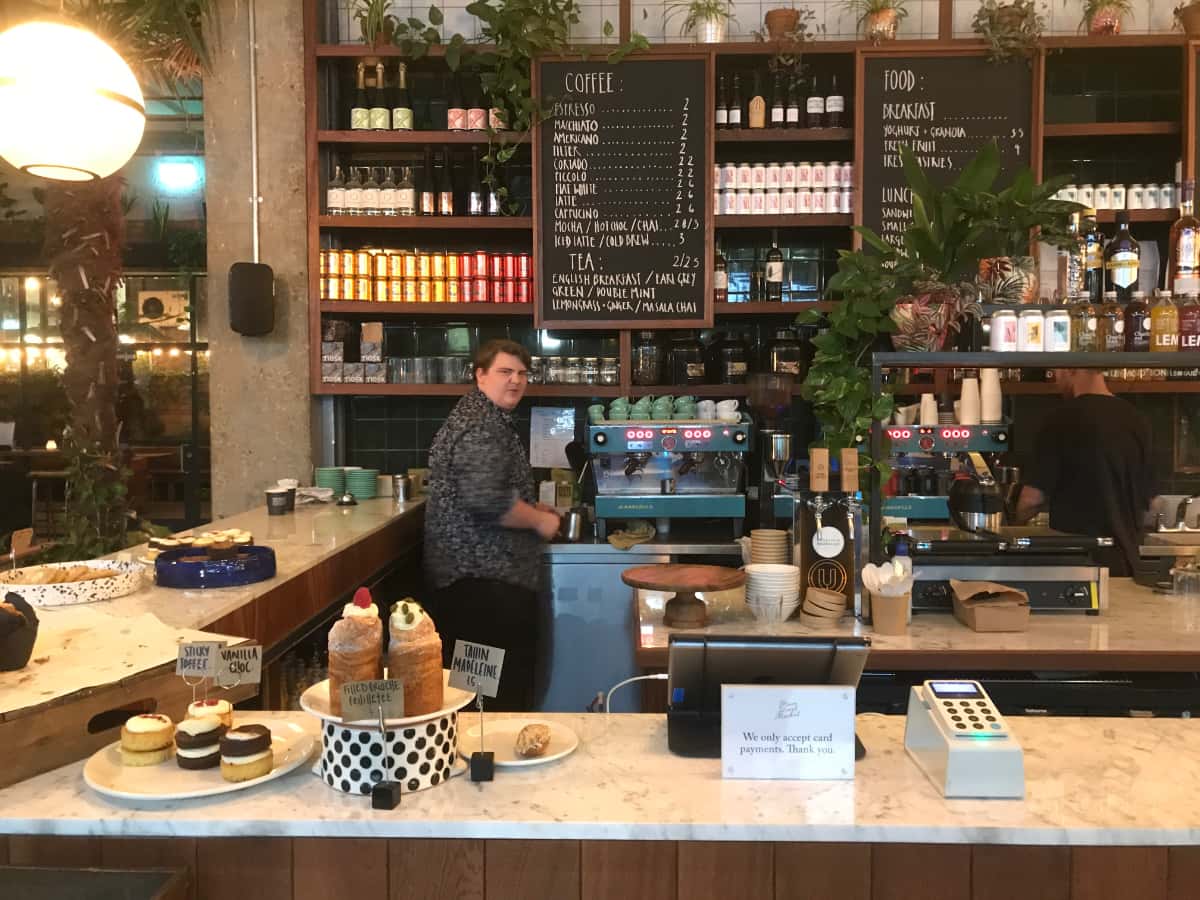 hackney-deli-izettle-reader