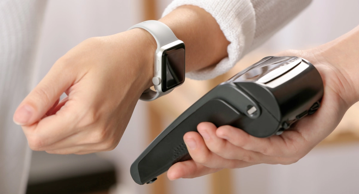 Pagamento contactless con smart watch